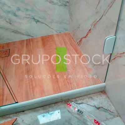 Box de vidro para banheiro da Grupo Stock