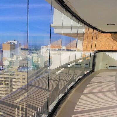 Envidraçamento de sacada no Brooklin da GSK Engenharia de Vidros