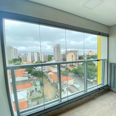 Fechamento de sacada nos Jardins da GSK Engenharia de Vidros