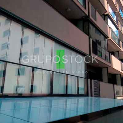 Fechamento de sacada da Grupo Stock